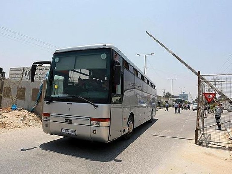 Израиль впервые за 9 лет открыл проезд на границе с Газой (ФОТО)
