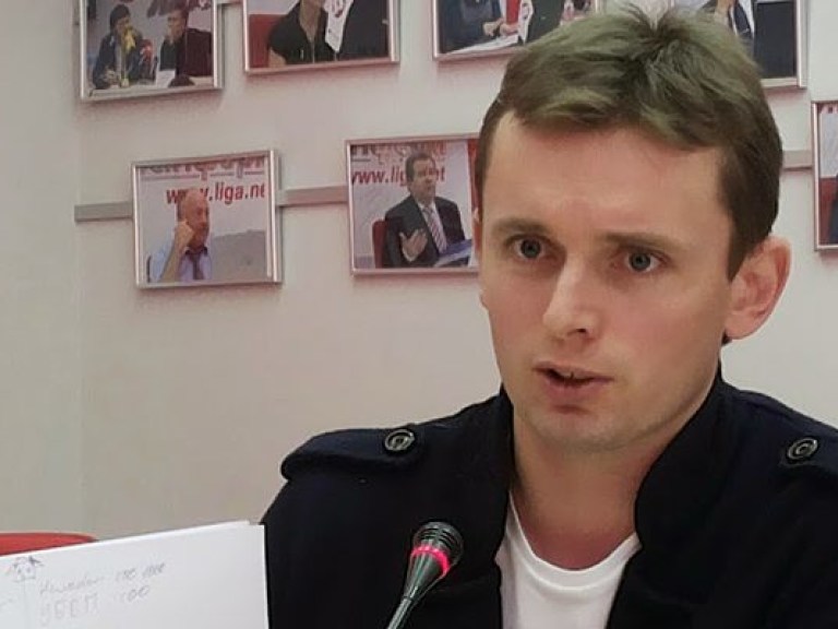 Эксперт: Акции радикалов против Медведчука – это месседжи, адресованные Порошенко