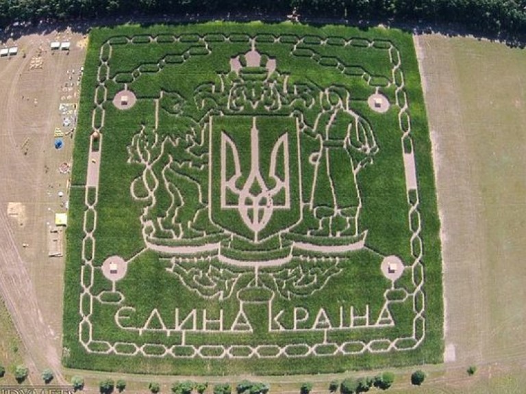 В Киеве создали самый длинный в Украине лабиринт (ФОТО)