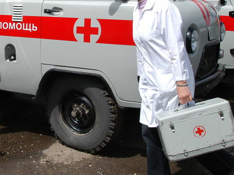 В Житомирской области гадюка укусила молодого парня