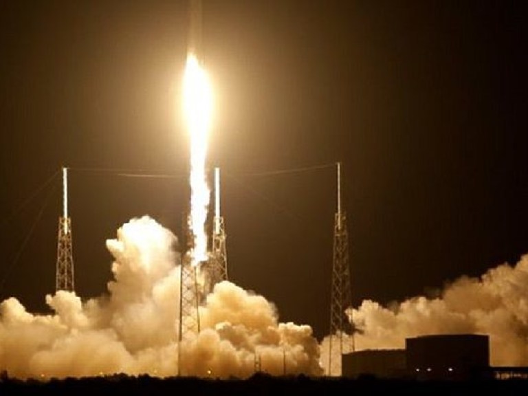 SpaceX во второй раз посадила первую ступень Falcon 9 на космодром