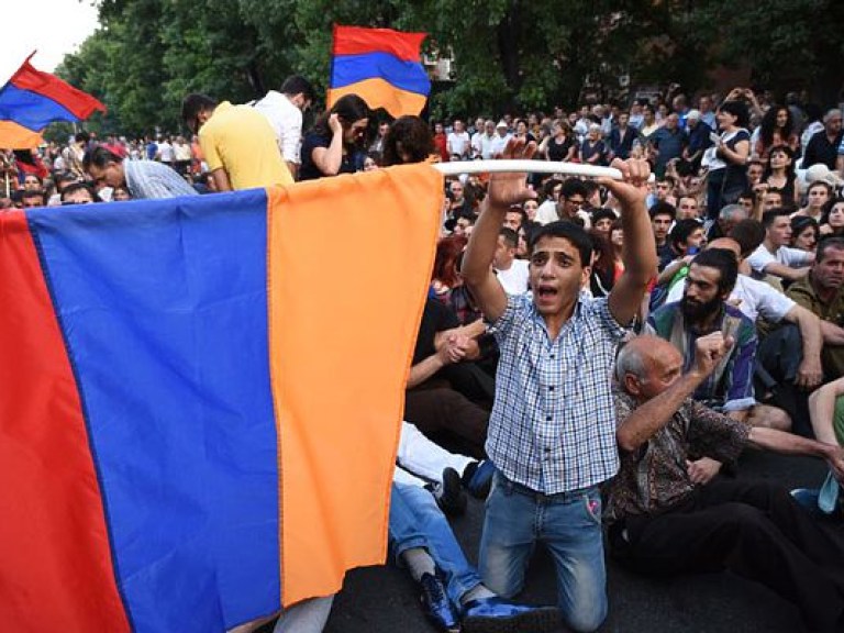 Эскалации ситуации в Казахстане не будет, а в Армении возможны волны протестов — эксперт