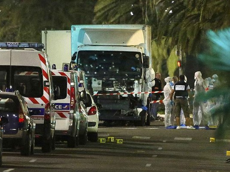 В результате теракта в Ницце  погибли граждане 19 стран – МИД Франции