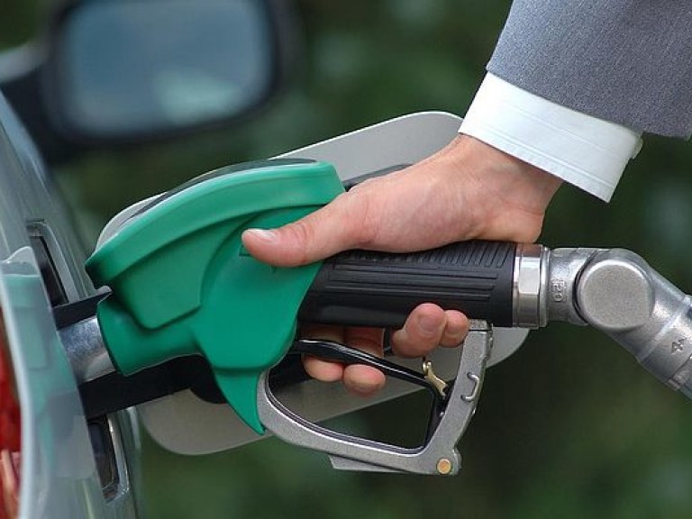 Потребление бензина в Украине за 5 месяцев уменьшилось на 4,7%