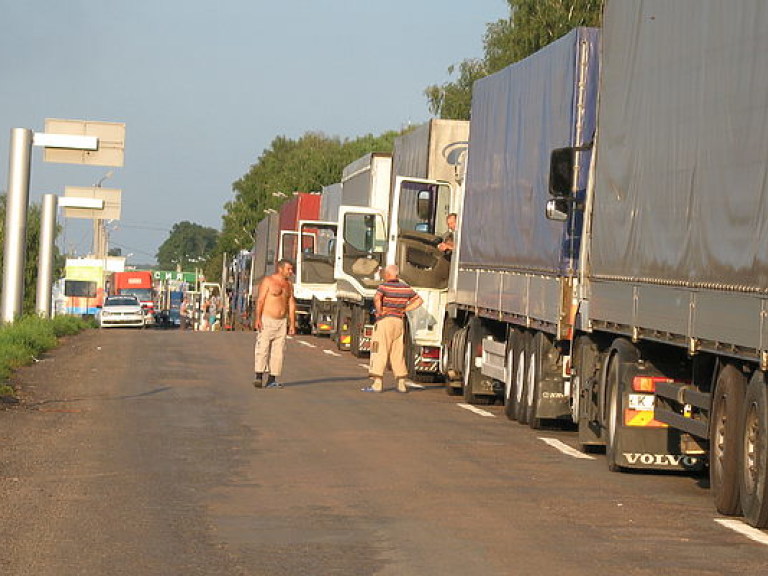 На границе с Польшей в очереди застряли 40 автомобилей – ГПСУ