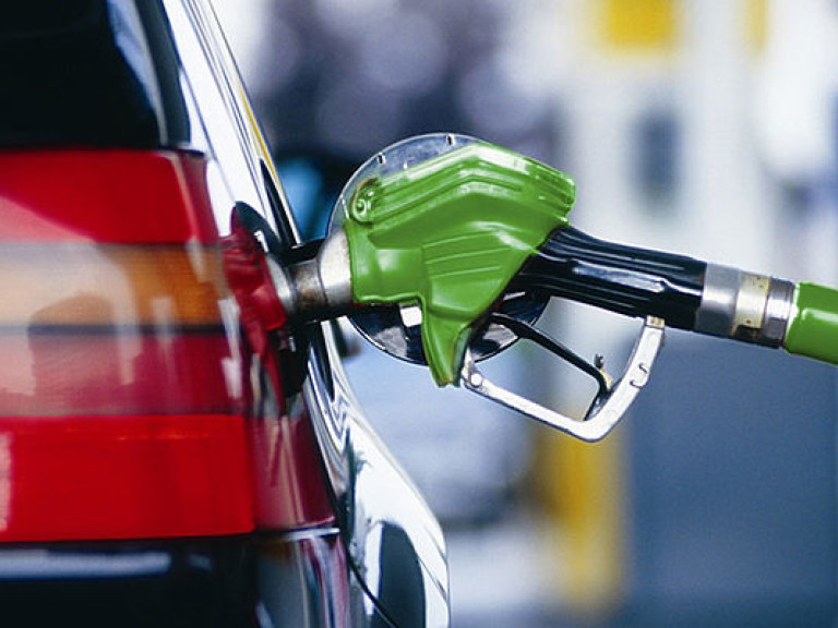 В ближайшие 2-3 недели можно ожидать «охлаждения» цен на бензин – эксперт