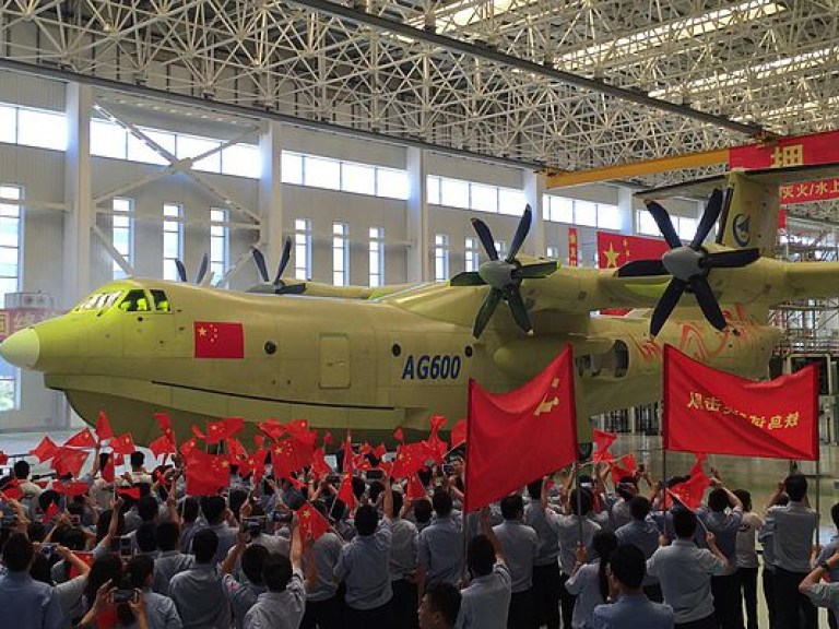 Китайцы запустят в массовое производство крупнейший в мире самолет-амфибию  (ФОТО)