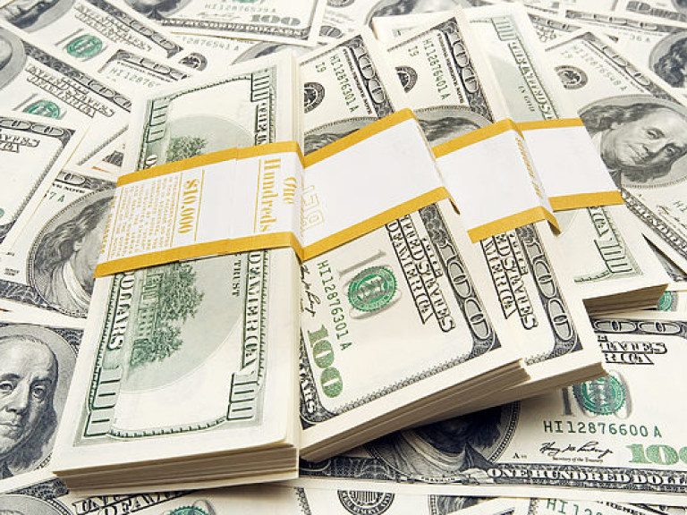 НБУ установил официальный курс на уровне 24,81 грн за доллар