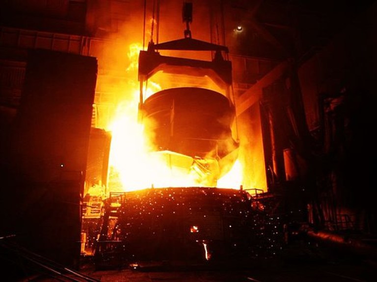 ЕС ввел антидемпинговые пошлины для российских и китайских металлургов