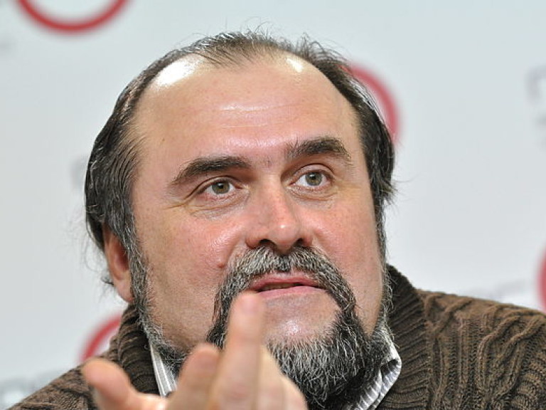 Снижение цен на одежду и обувь объясняется массовым переходом украинцев на Second hand – экономист