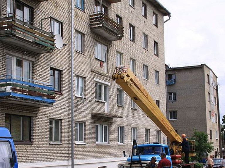 В Одессе в пятиэтажном доме обвалились балконы