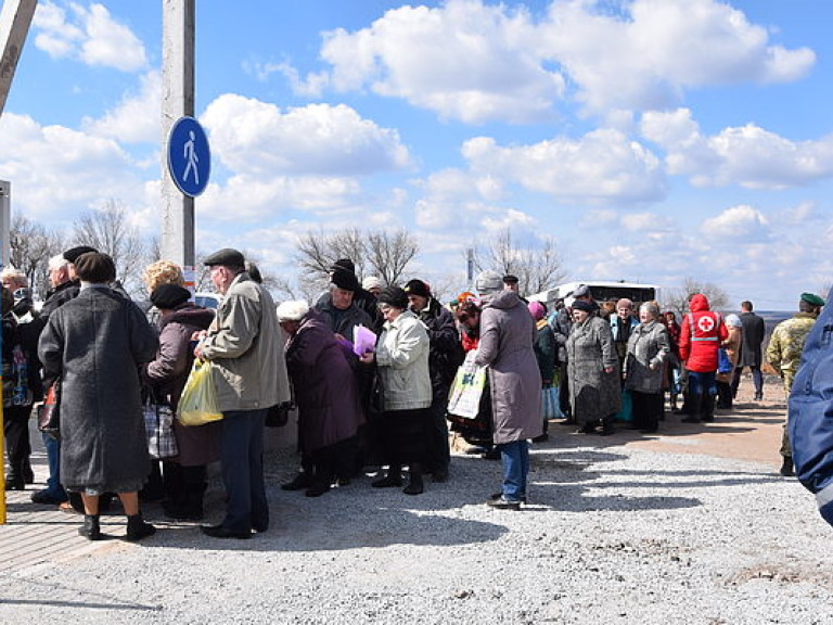 За сутки линию разграничения в зоне АТО пересекли свыше 26 тысяч человек