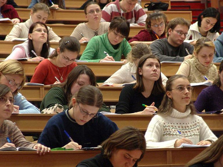 Лишь 35% студентов в Украине получают стипендию