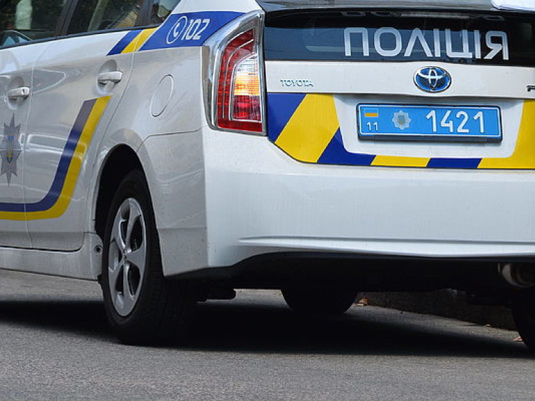 Киевская полиция разыскивает мужчину за совращение и ограбление несовершеннолетней (ФОТО)