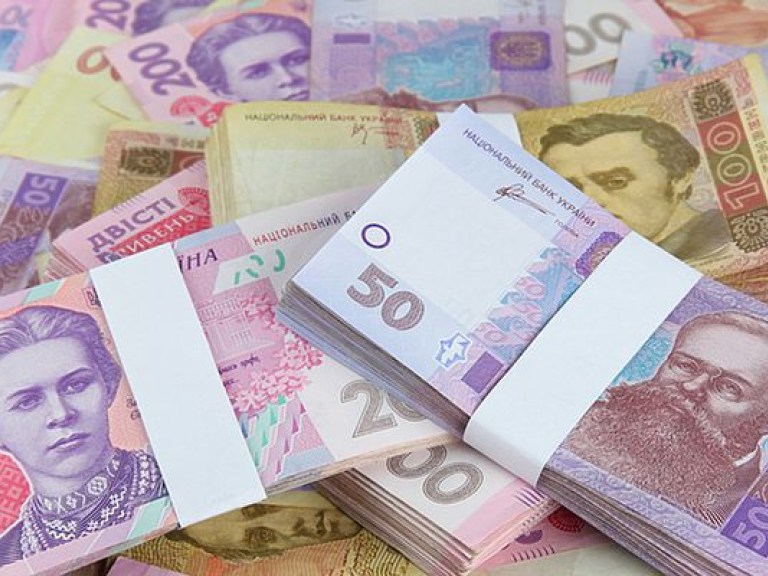 НБУ установил официальный курс на уровне 24, 85 гривны за доллар