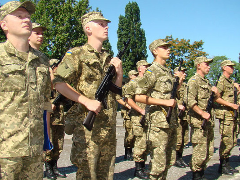 С начала года контракт с ВСУ заключили около 44,5 тысяч человек &#8212; Минобороны