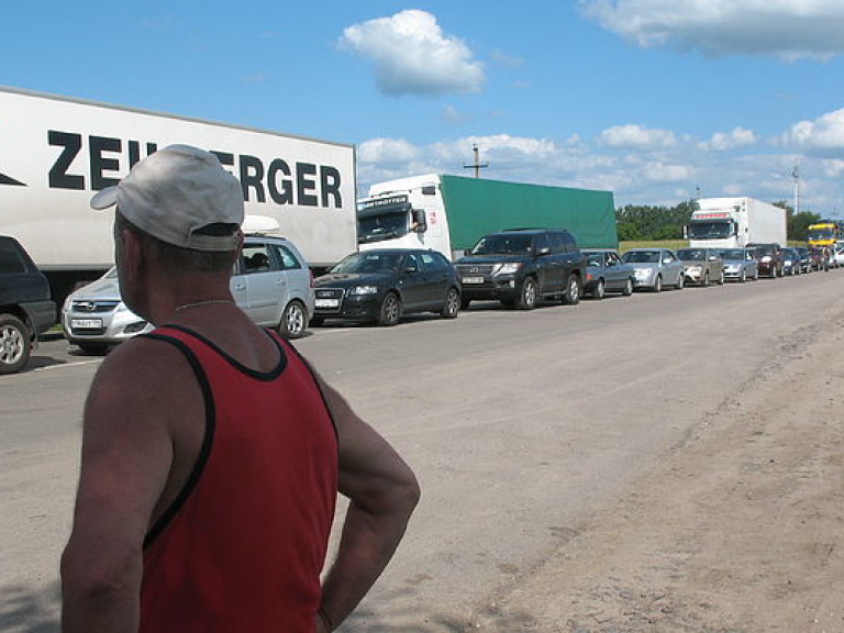 Более 26 тысяч человек пересекли пункты пропуска в зоне АТО за минувшие сутки