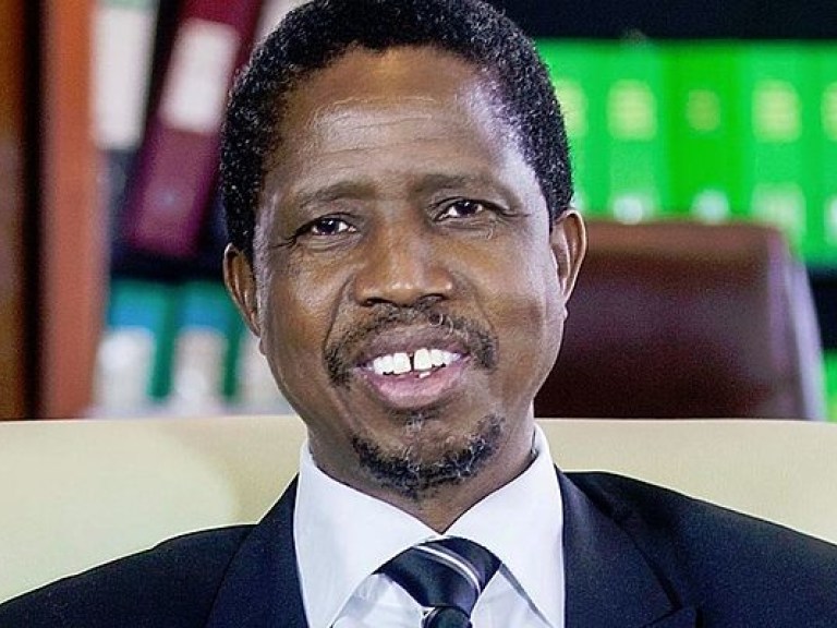 Избирком Замбии официально объявил о победе действующего президента на выборах