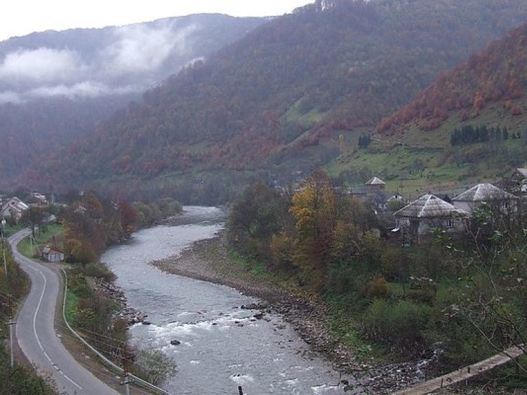 На реках Закарпатья возникла угроза подъема уровня воды