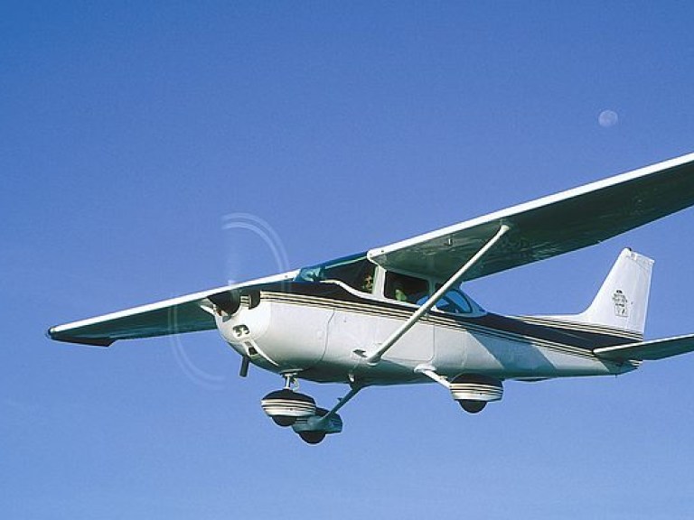 В Великобритании самолет упал в воду во время авиашоу