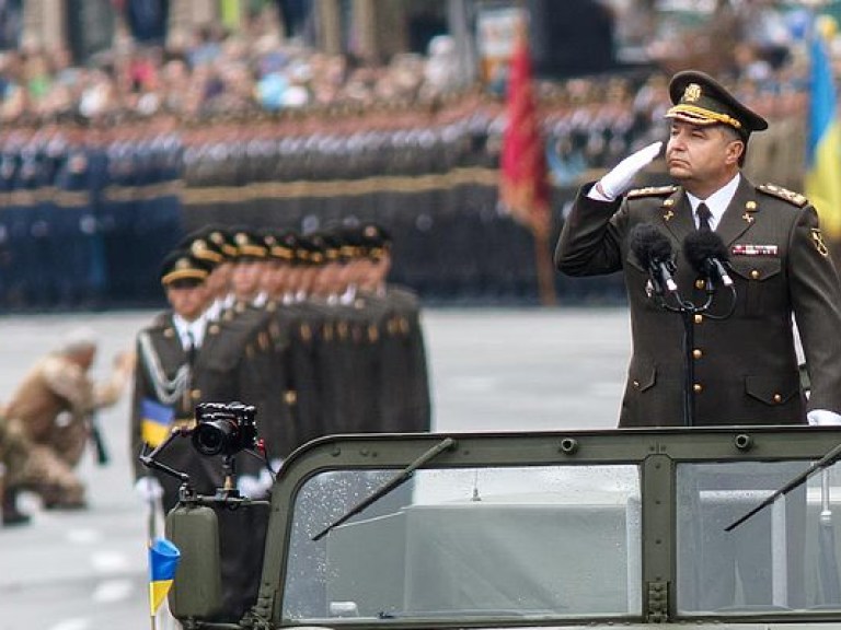 В России возбудили уголовное дело против министра обороны Украины Степана Полторака