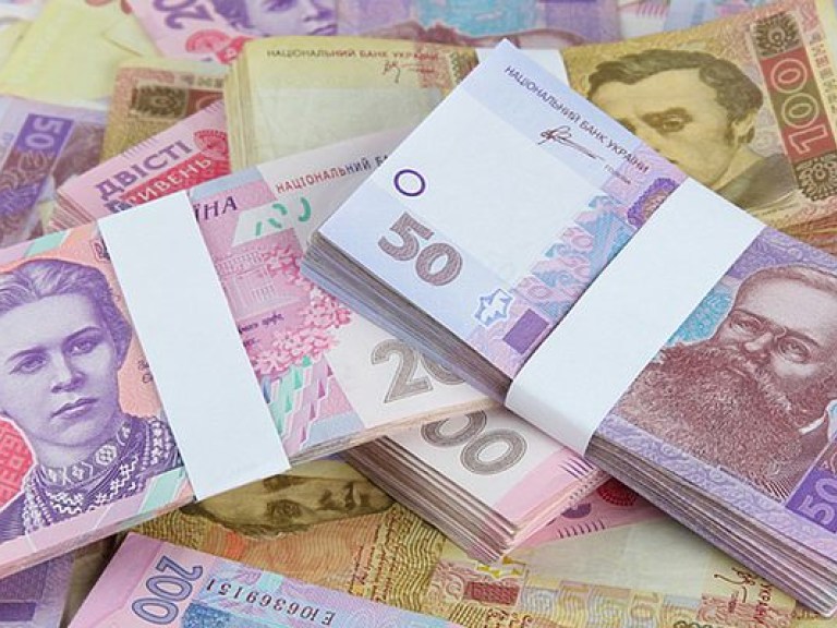 НБУ установил официальный курс на уровне  25,3 гривны за доллар