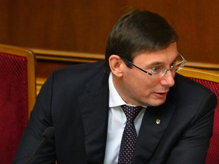 Политолог: Порошенко неким заменить Луценко на должности генерального прокурора