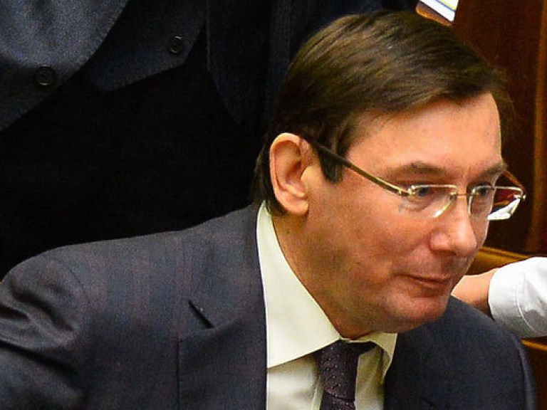 Луценко будет генпрокурором, пока его работа устраивает Порошенко &#8212;  политолог