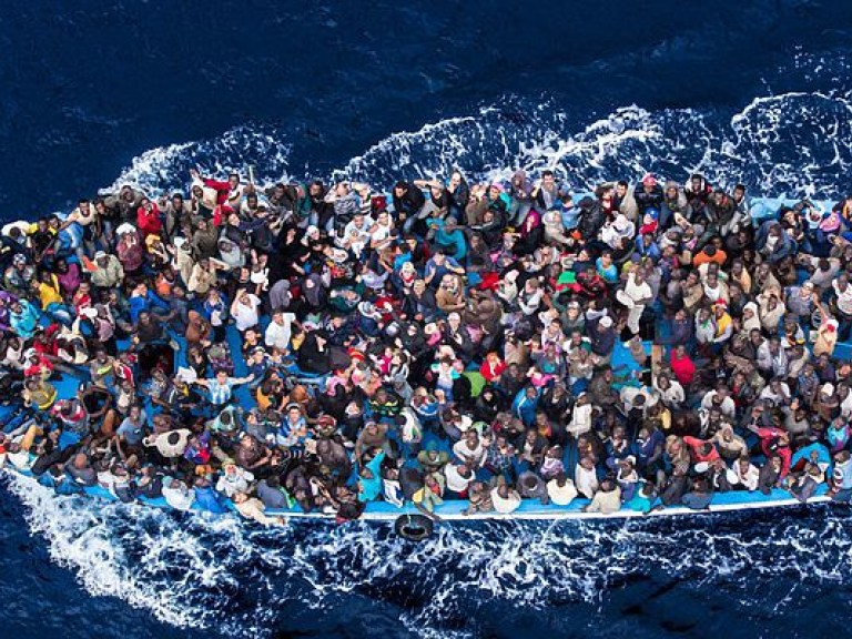 Арабские беженцы окончательно закроют Анкаре путь в ЕС – турецкий аналитик