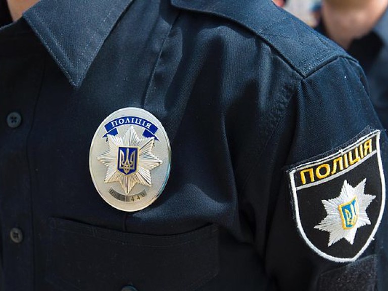 В Запорожье патрульные полицейские задержали пьяных мужчин с оружием