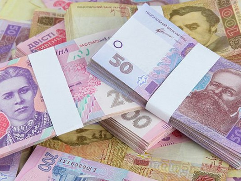 НБУ установил официальный курс на уровне 25, 44 гривен за доллар
