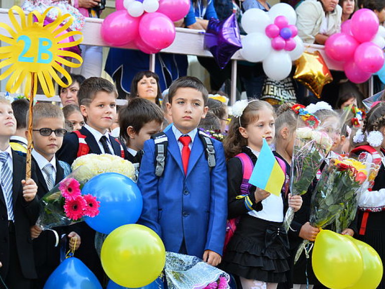 Школы в Киеве будут самостоятельно определять формат Первого звонка