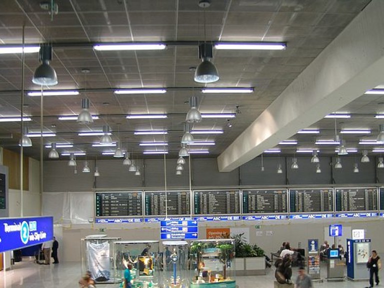 Аэропорт Франкфурта эвакуировали из-за угрозы взрыва