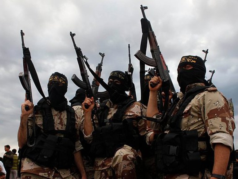 Боевики ИГИЛ казнили девятерых подростков с помощью электропилы