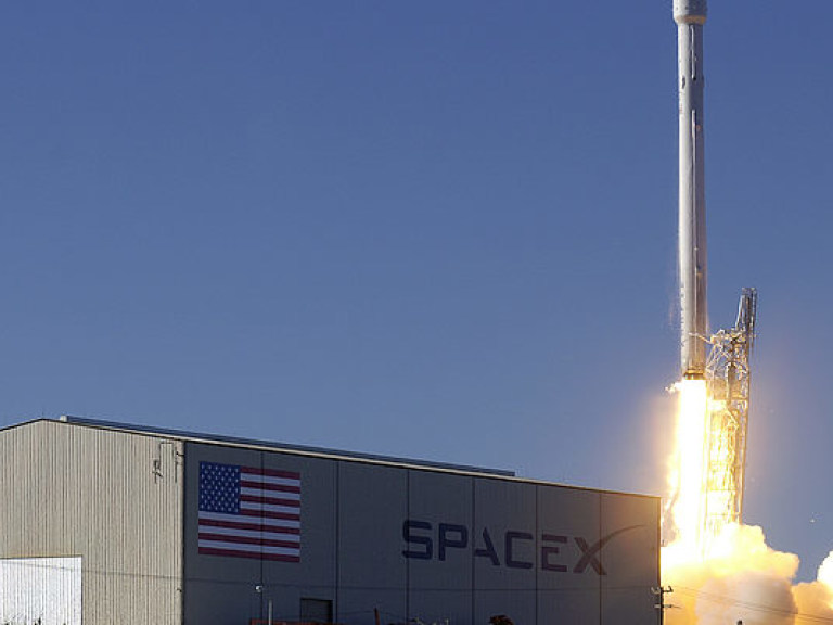Ракета Falcon взорвалась во время испытаний во Флориде (ВИДЕО)