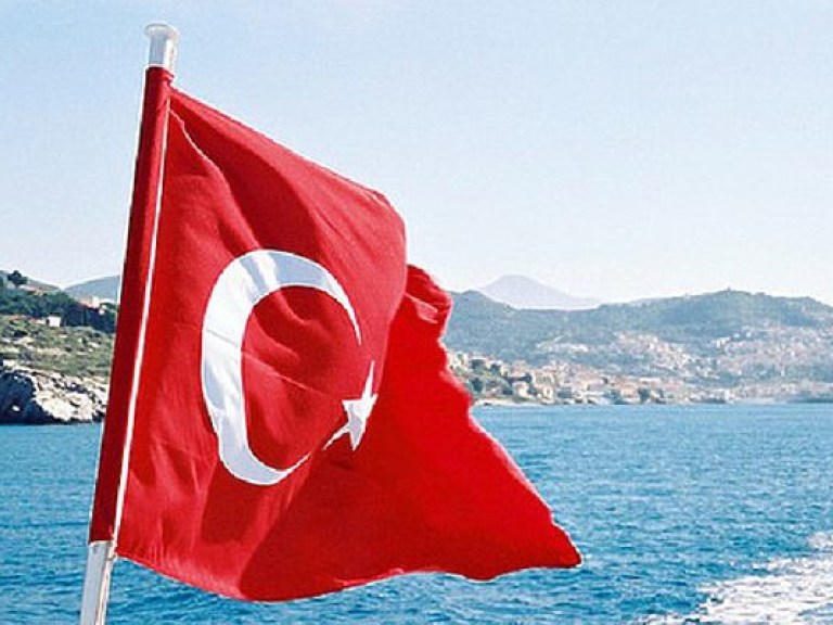 Мининфраструктуры временно остановило выдачу разрешений на грузоперевозки с Турцией