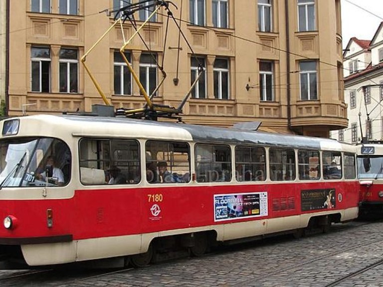 В Украине запустили модернизированный 31-метровый низкопольный трамвай (ФОТО)