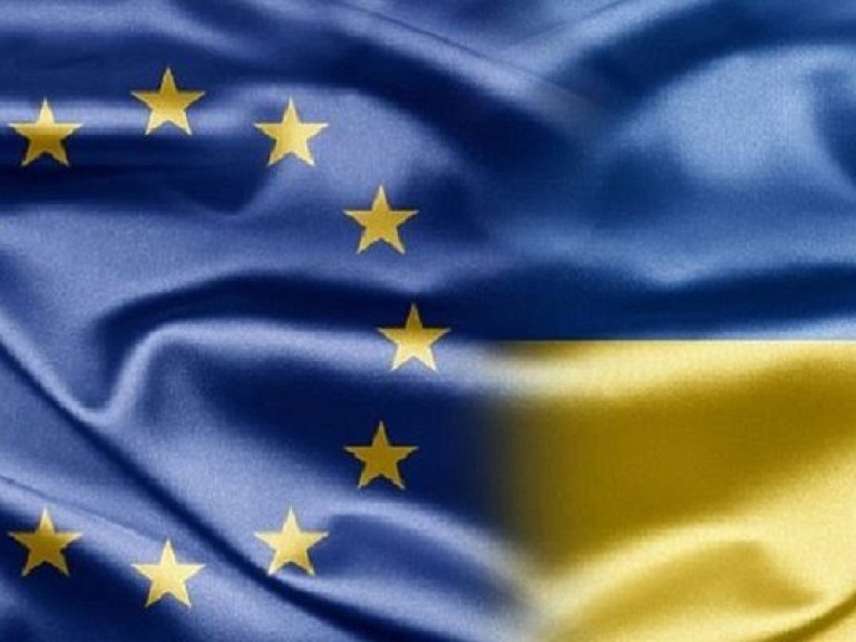 Политолог: Безвизовый режим для Украины в ноябре вполне реален, но риски не получить его растут