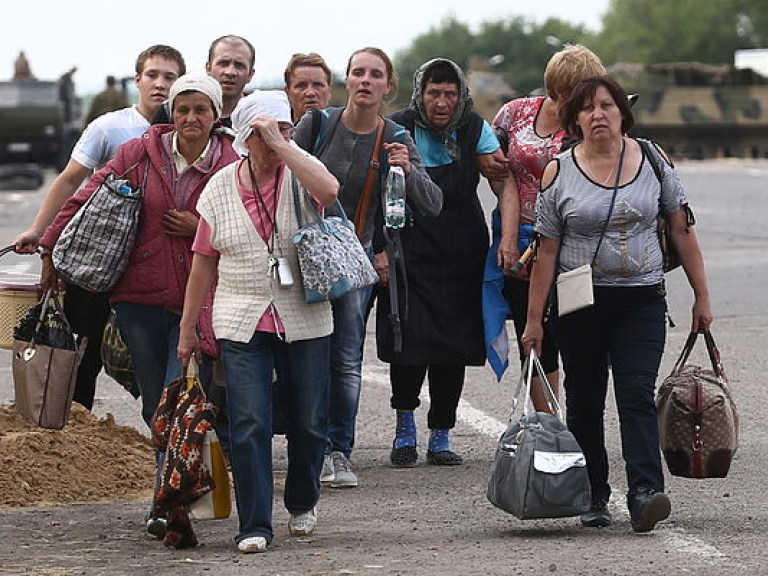 Политолог: Власти выгодна эмиграция украинцев – исчезнет социальная напряженность