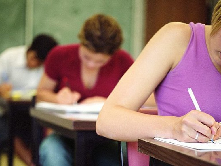 Стали известны сроки сдачи ВНО в 2017 году