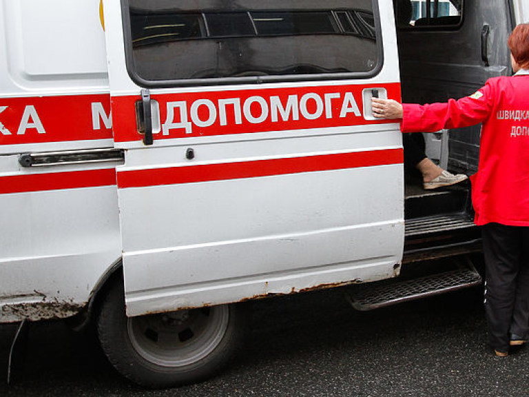 Во Львове медики вышли на митинг из-за задолженности по зарплате (ФОТО)