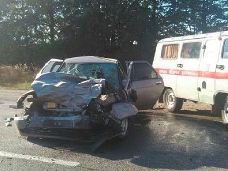 Два человека погибли в результате ДТП на трассе Киев-Чоп возле Ровно (ФОТО)
