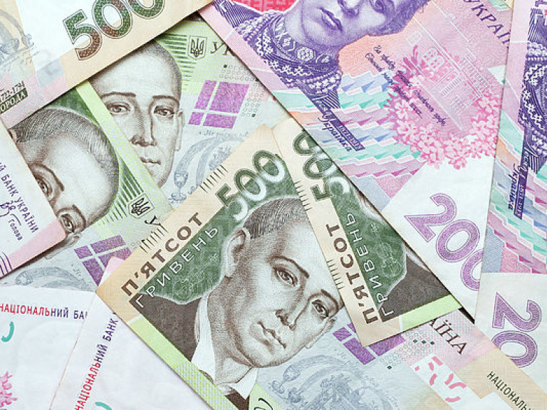 Почему &#171;падает&#187; гривна: НБУ и Кабмин работают ради девальвации национальной валюты?