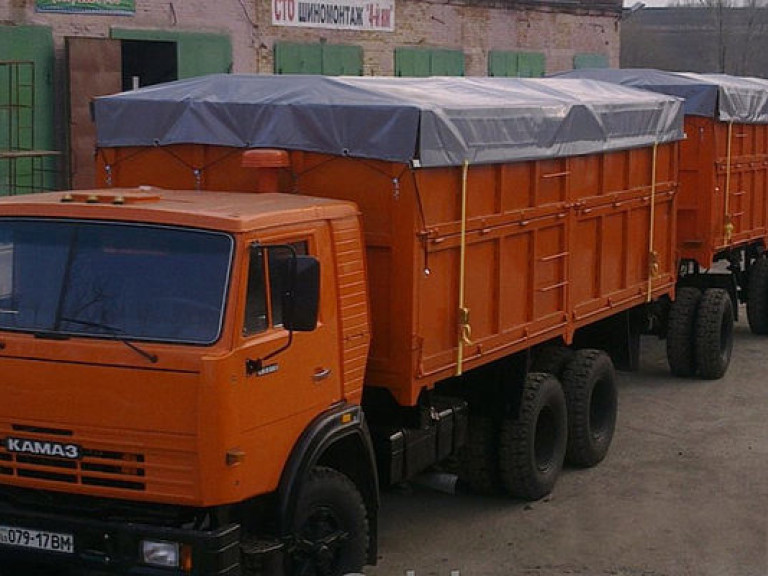 На украинских дорогах возросло количество ограблений грузовых машин