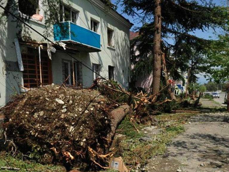 Ураган на востоке Грузии сорвал крыши десятков жилых домов (ФОТО)