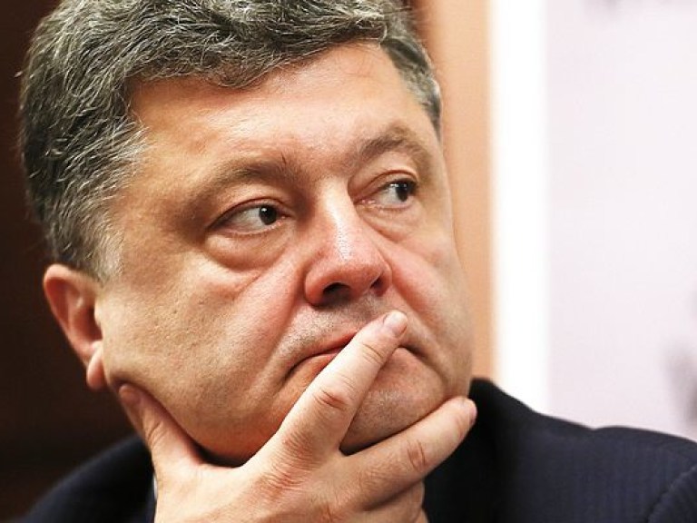 Эксперт: Сближение Авакова и Луценко крайне нежелательно для Порошенко