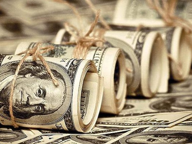 НБУ разрешил украинцам снимать с валютных счетов в 2,5 раза больше