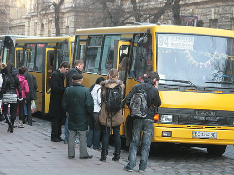 В Украине за 8 месяцев объем пассажироперевозок сократился на 6,9% &#8212; Госстат