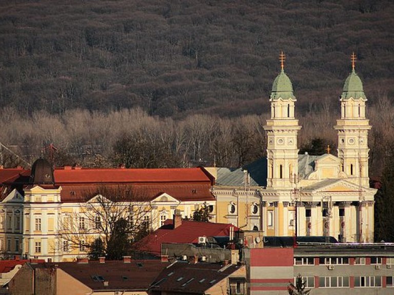 В Ужгороде продолжают блокаду пункта пропуска со Словакией