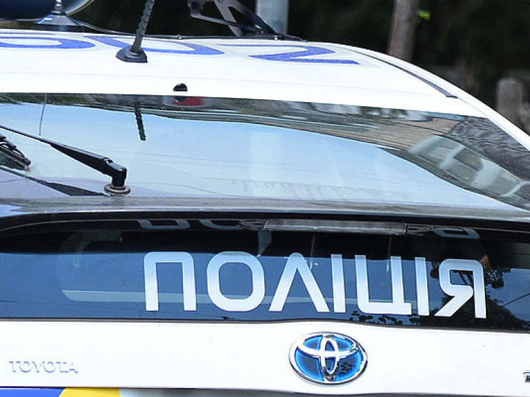 В Печерском районе Киева на частный дом рухнул автомобильный кран (ФОТО)